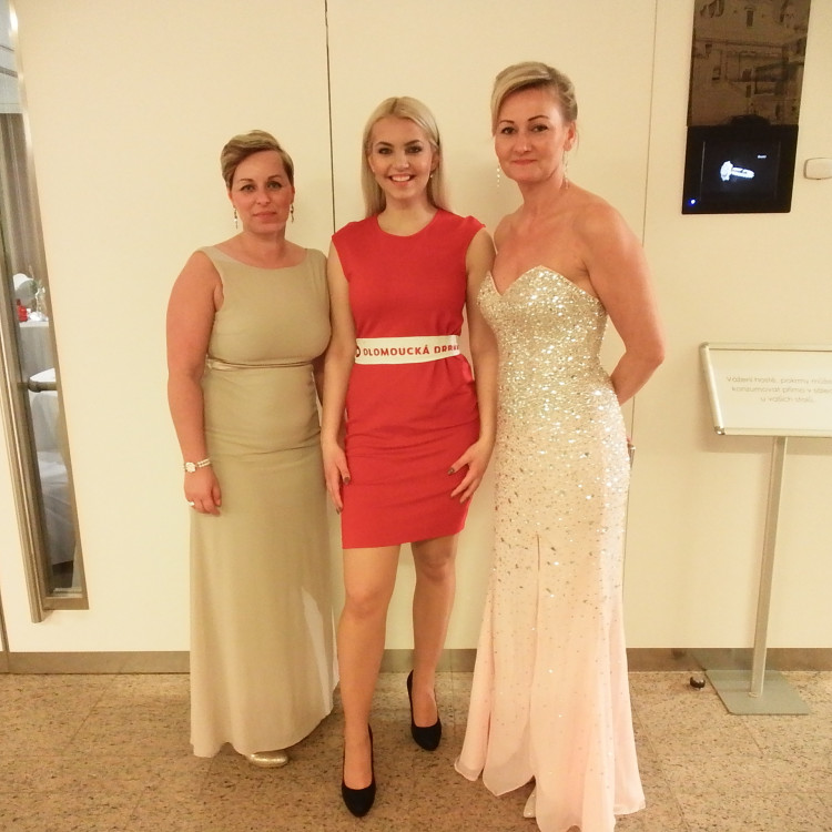 FOTOGALERIE: Dostali jste od Olomoucké Drbny na Olomouckém plese fotku na památku? Tady je webová galerie!