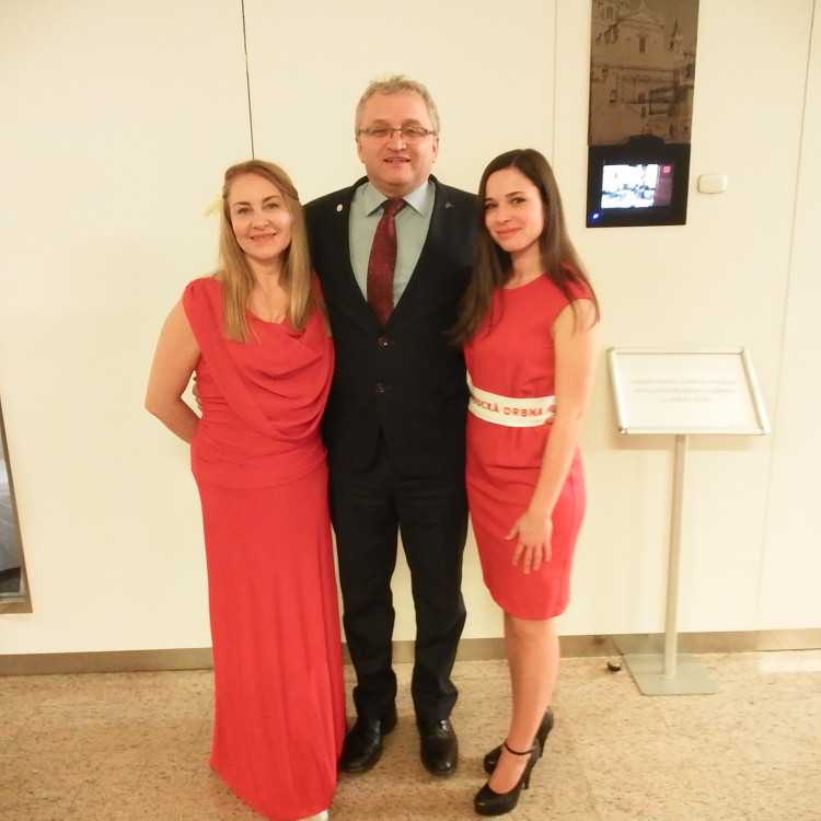 FOTOGALERIE: Dostali jste od Olomoucké Drbny na Olomouckém plese fotku na památku? Tady je webová galerie!