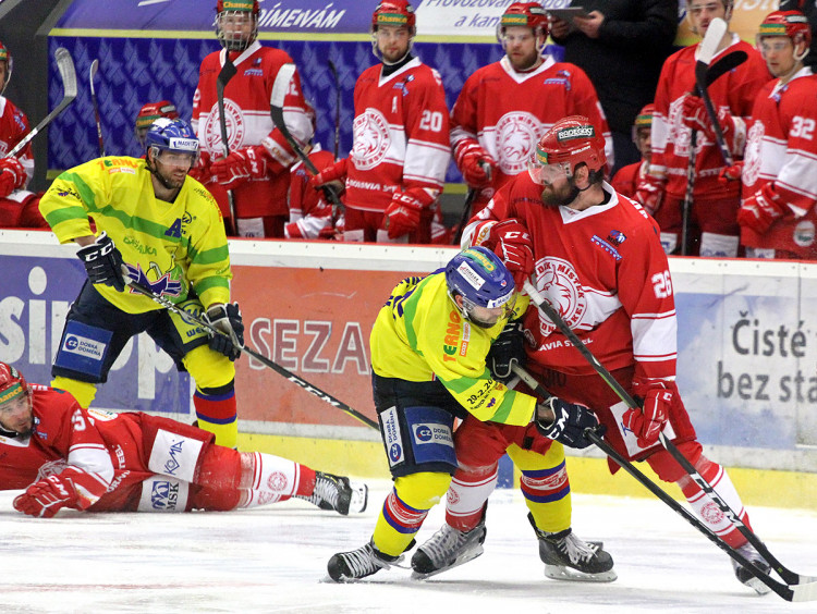 Martin Novák v souboji s frýdeckomísteckým tvrďákem Jiřím Krislem