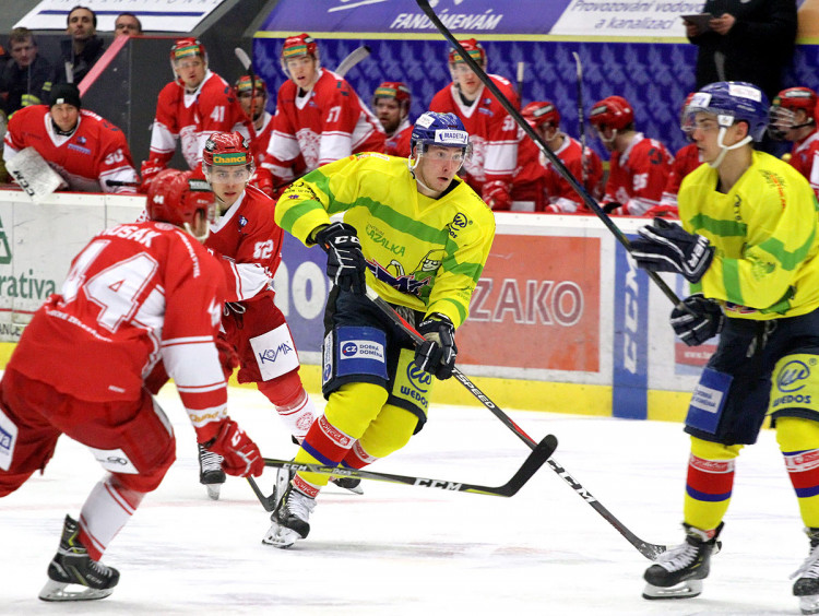 Po několika měsících se na ledě v dresu Českých Budějovic představil bek Ondřej Kachyňa