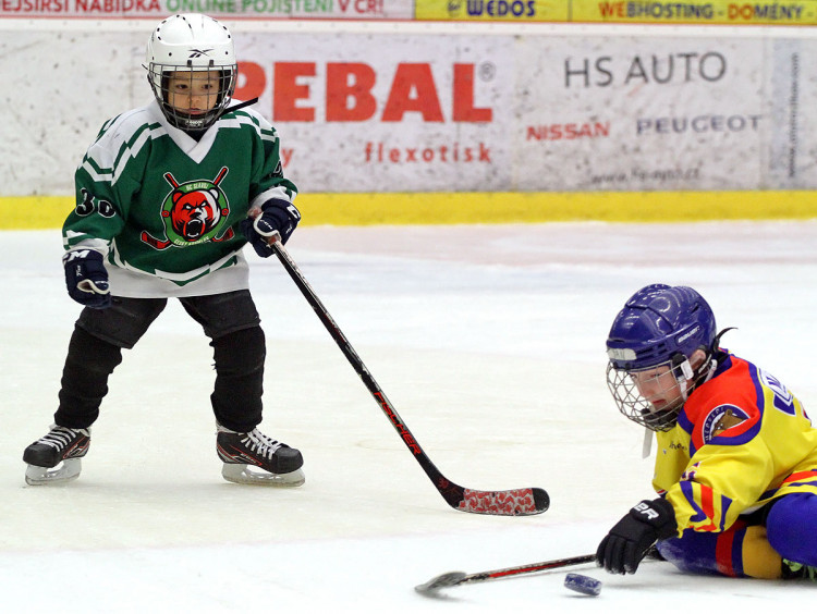 Přestávkový souboj českobudějovických a českokrumlovských hokejových nadějí
