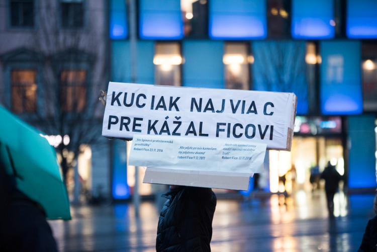 Nezabudneme, pokračujeme. Lidé si v Brně připomenuli zavražděného novináře a jeho snoubenku, autor: Tomáš Hrivňák