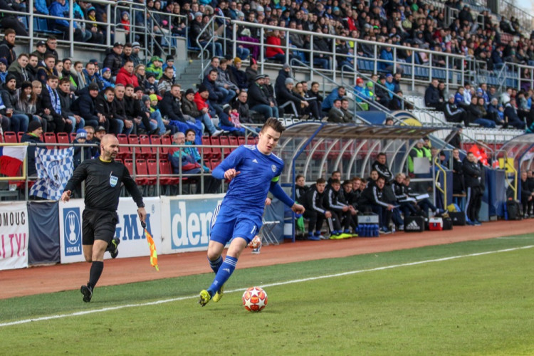 FOTOGALERIE: Mladí Sigmáci sice s Lyonem prohráli, benefice ale pomohla Patrikovi 176 600 korunami