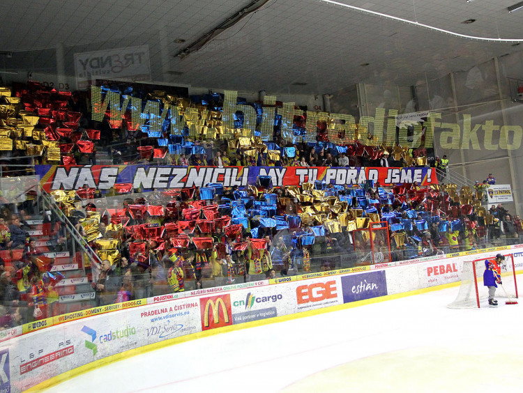 "Nás nezničili, my tu pořád jsme!"