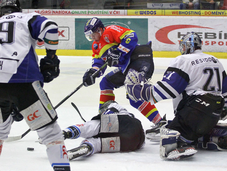 Útočná snaha obránce Martina Janduse