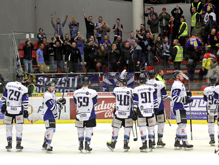 Hosté při děkovačce