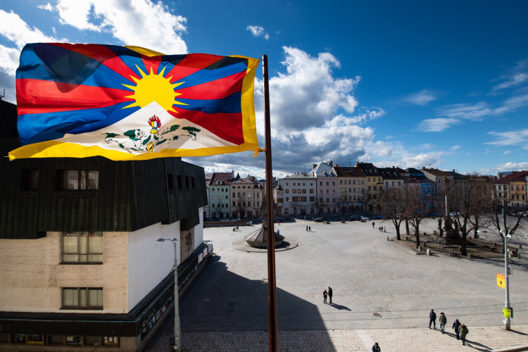 Vyvěšení tibetské vlajky