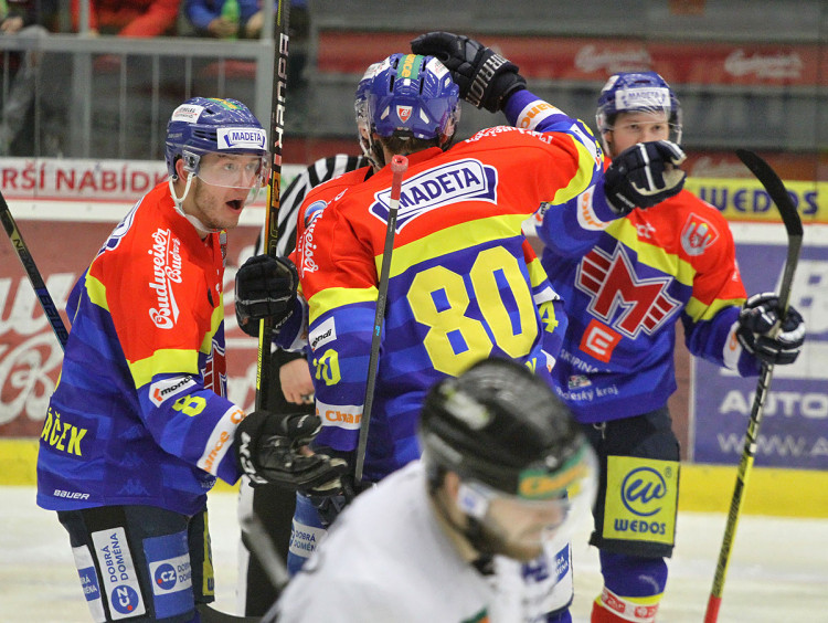 Motor snížil ve 24. minutě