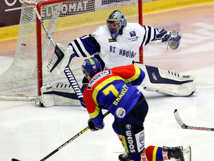 Cody Bradley korigoval ve 42. minutě stav na 2:3