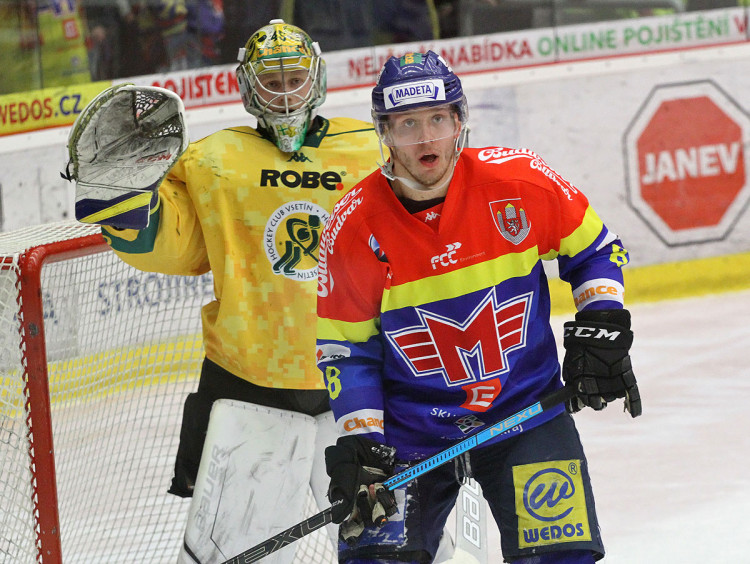 Václav Karabáček cloní Davidu Gábovi