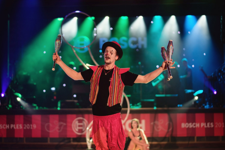 Reprezentativní ples firmy Bosch Diesel