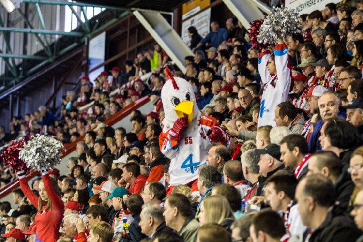 FOTOGALERIE: Indiáni vyhráli v Olomouci druhé utkání 3:2, Kohouti pojedou do Plzně za stavu série 2:2