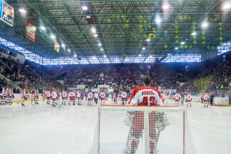 FOTOGALERIE: Indiáni vyhráli v Olomouci druhé utkání 3:2, Kohouti pojedou do Plzně za stavu série 2:2