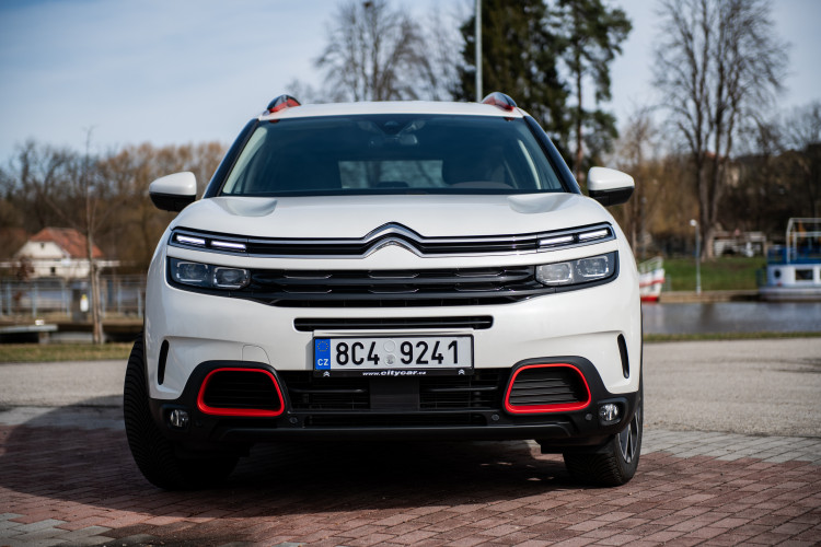 Reprezentativní a komfortní. Citroën C5 Aircross strčí do kapsy ne jedno SUV