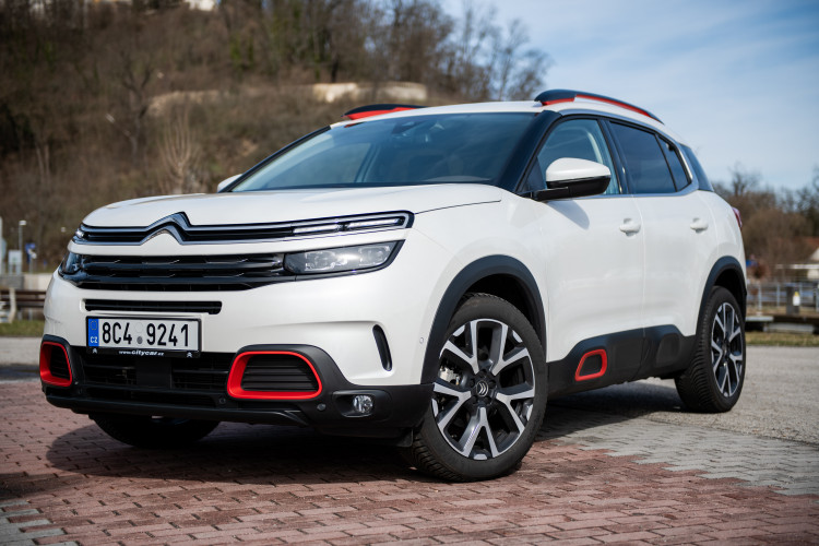 Reprezentativní a komfortní. Citroën C5 Aircross strčí do kapsy ne jedno SUV