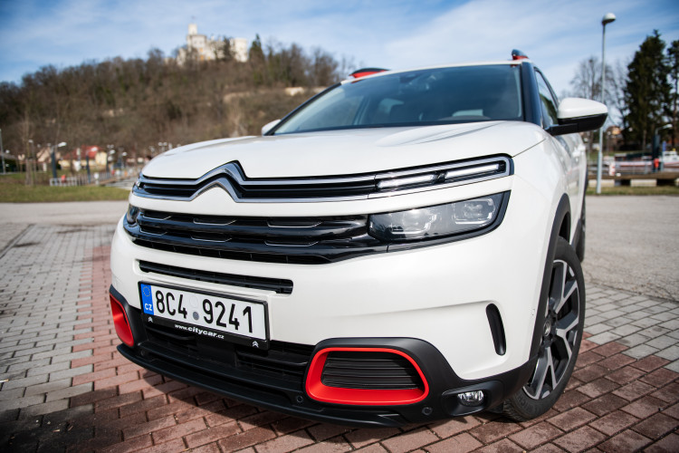 Reprezentativní a komfortní. Citroën C5 Aircross strčí do kapsy ne jedno SUV