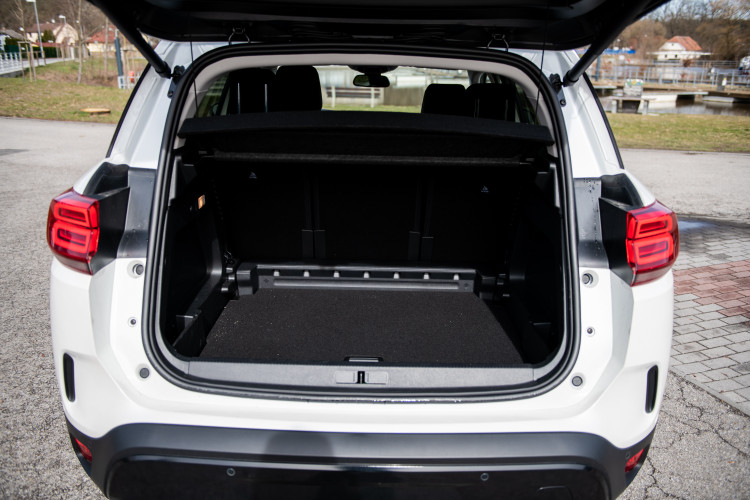 Reprezentativní a komfortní. Citroën C5 Aircross strčí do kapsy ne jedno SUV