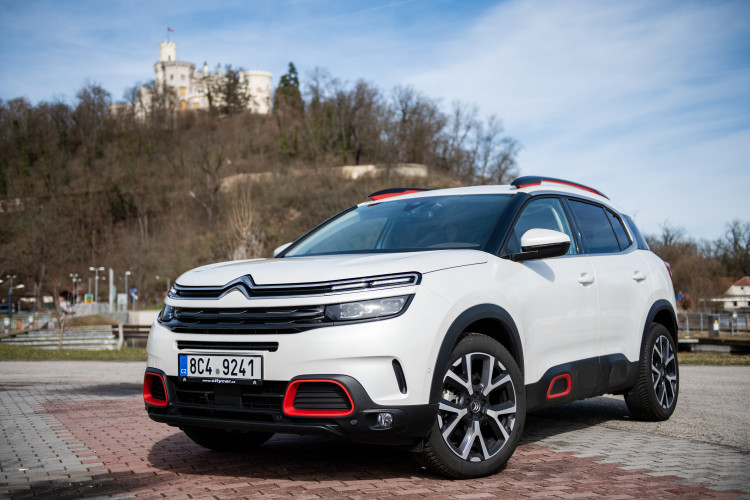 Reprezentativní a komfortní. Citroën C5 Aircross strčí do kapsy ne jedno SUV