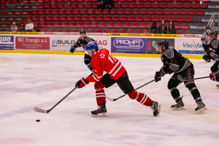 Jihočeská univerzita neobhájila titul z loňského roku, na ledě podlehla VŠTE