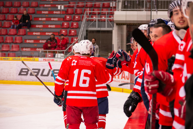 Jihočeská univerzita neobhájila titul z loňského roku, na ledě podlehla VŠTE