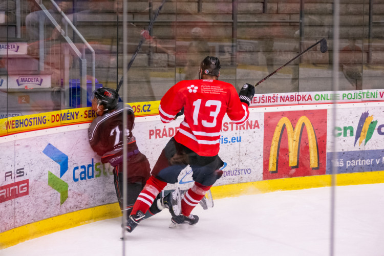 Jihočeská univerzita neobhájila titul z loňského roku, na ledě podlehla VŠTE