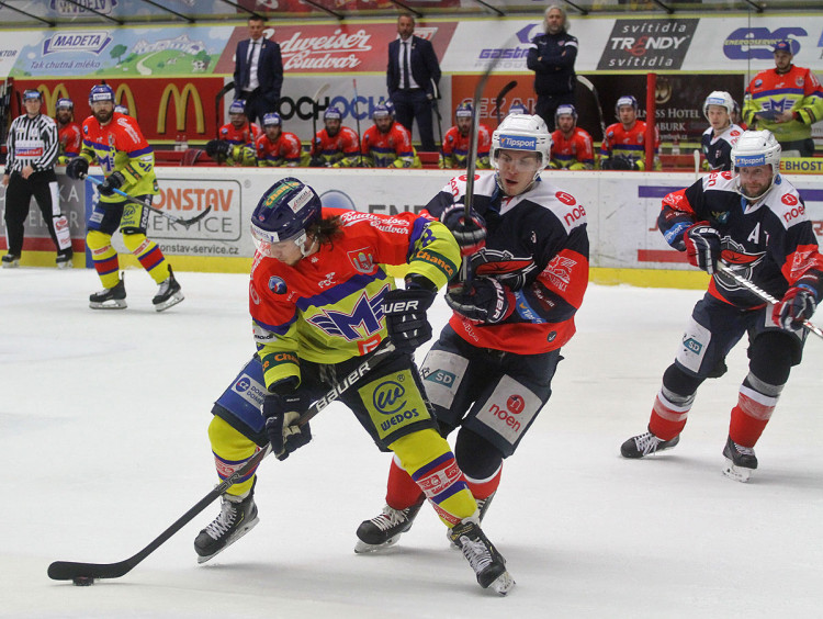 Jakub Doktor si připravuje střelu, krátce nato míří a dává branku na 3:3