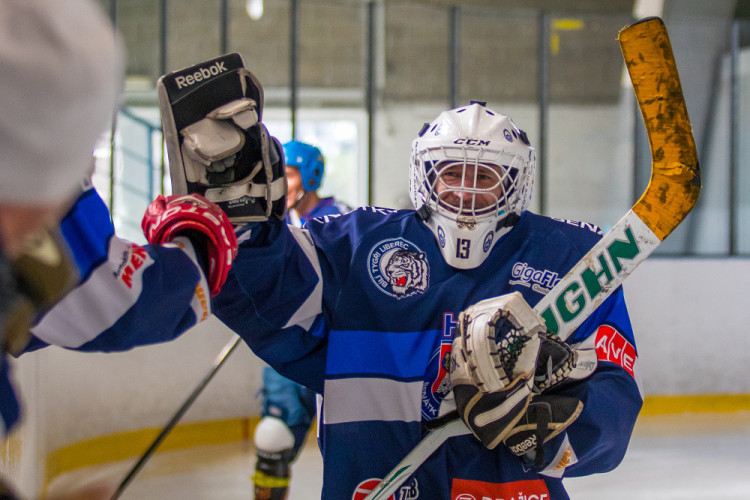 Sdruženáři poměřili síly s biatlonisty v hokeji