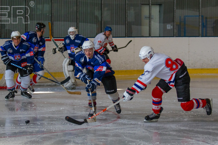 Sdruženáři poměřili síly s biatlonisty v hokeji