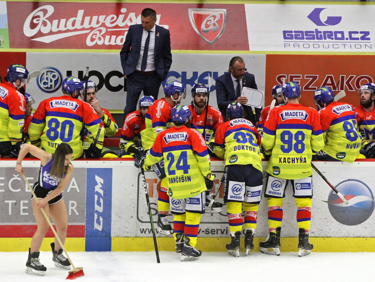 Václav Prospal důrazně promlouvá ke svým svěřencům za nepříznivého stavu