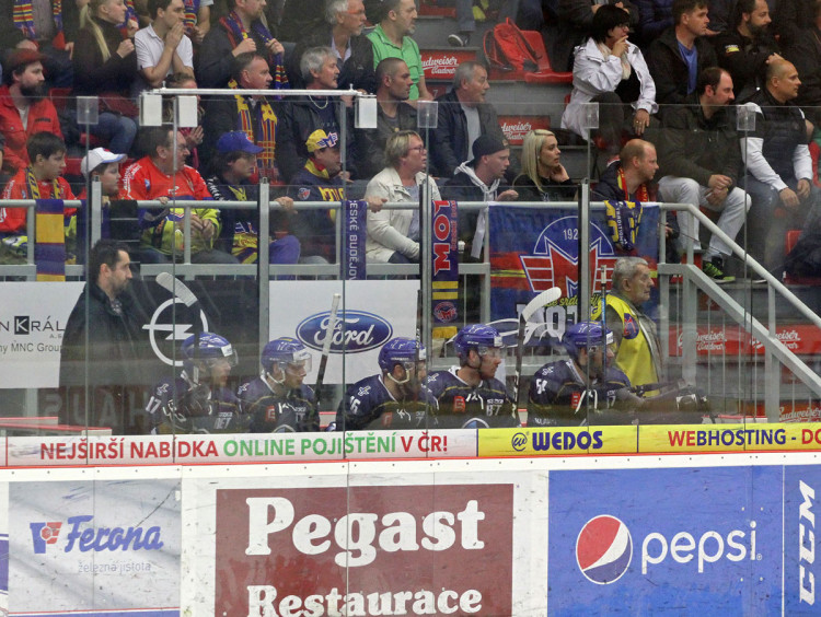 Hostující trestná lavice byla poměrně dlouho zaplněna, domácí hokejisté toho ale nevyužili
