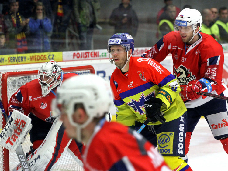 Juraj Mikuš dotírá na Václava Karabáčka