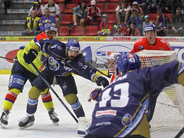 Na Zikmunda dotírá před Strmeňovou brankou Přikryl
