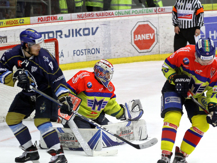 Třetí třetinu odchytal Petr Kváča s čistým štítem