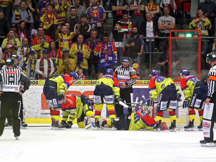 Ondřej Kachyňa zaháknutý do Petra Kváči