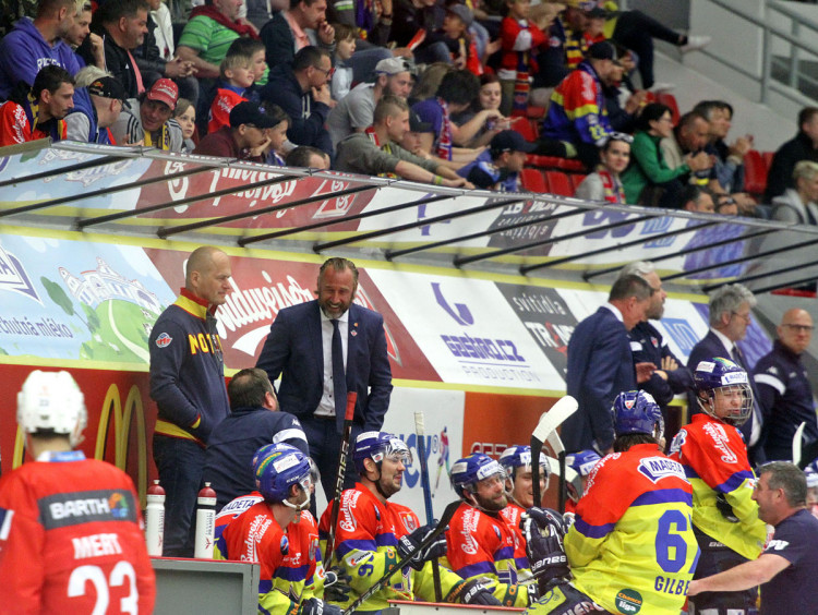Kuriózní situace u domácí branky uvolnila na domácí střídačce atmosféru