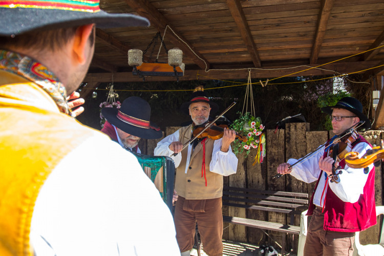 Na Bobově oslavili Velikonoce opravdu tradičně