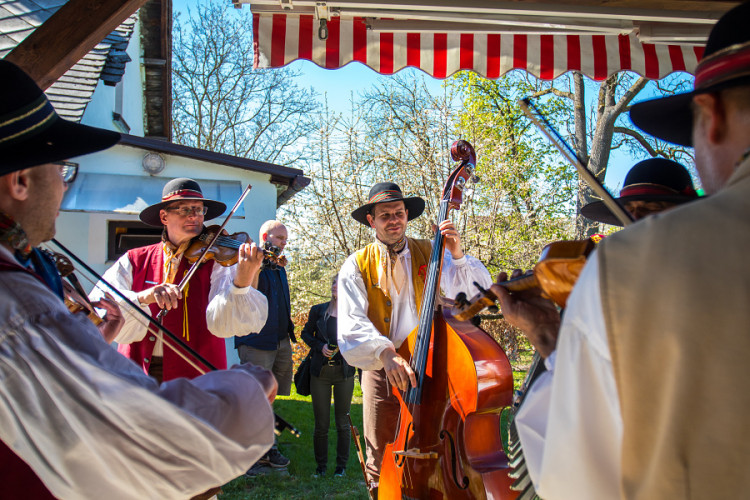 Na Bobově oslavili Velikonoce opravdu tradičně