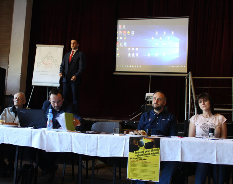 Setkání ohledně jaderného úložiště v Dolní Cerekvi