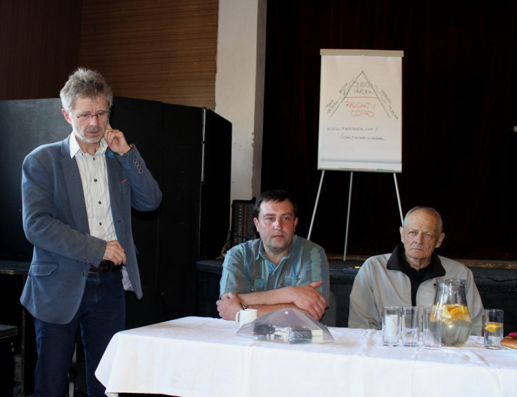 Setkání ohledně jaderného úložiště v Dolní Cerekvi