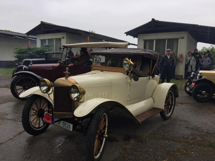 Veterány v Křivonosce