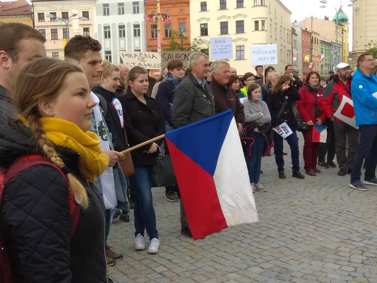 Demonstrace na jihlavském Masarykově náměstí - nezávislost justice