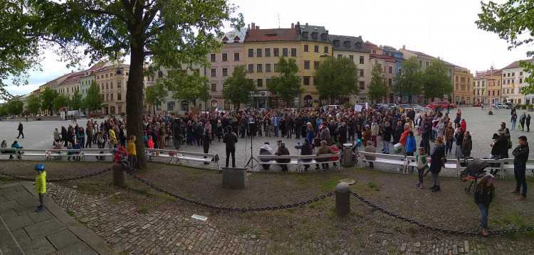 Demonstrace na jihlavském Masarykově náměstí - nezávislost justice