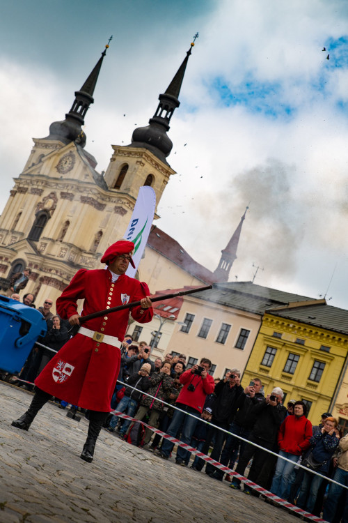 Rekordní salva z historických zbraní