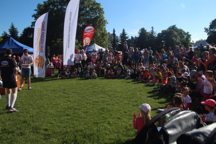 FOTOGALERIE: V parku se konal pátý ročník charitativní akce Jeden běh nestačí. Podívejte se na fotky!