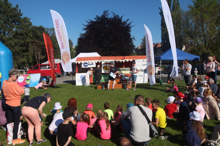 FOTOGALERIE: V parku se konal pátý ročník charitativní akce Jeden běh nestačí. Podívejte se na fotky!