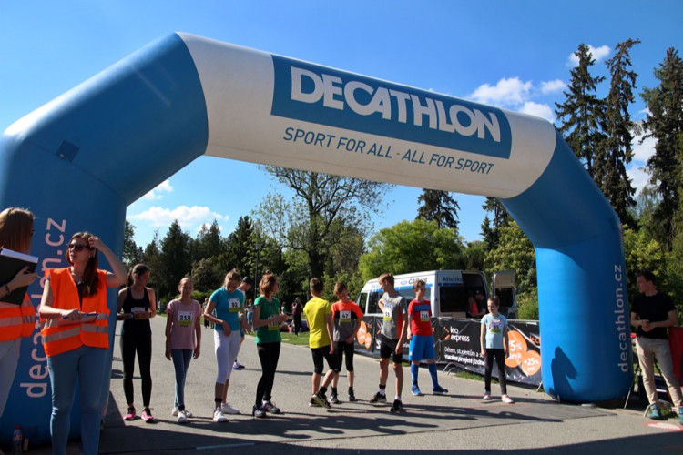 FOTOGALERIE: V parku se konal pátý ročník charitativní akce Jeden běh nestačí. Podívejte se na fotky!