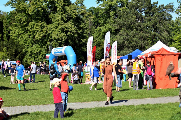 FOTOGALERIE: V parku se konal pátý ročník charitativní akce Jeden běh nestačí. Podívejte se na fotky!