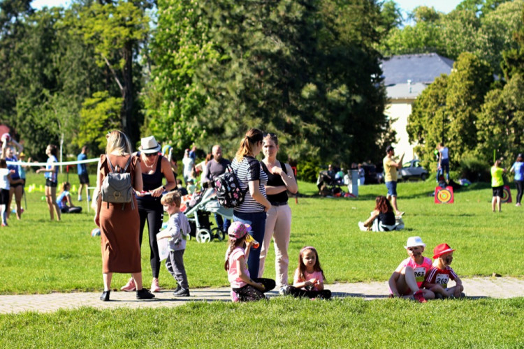 FOTOGALERIE: V parku se konal pátý ročník charitativní akce Jeden běh nestačí. Podívejte se na fotky!