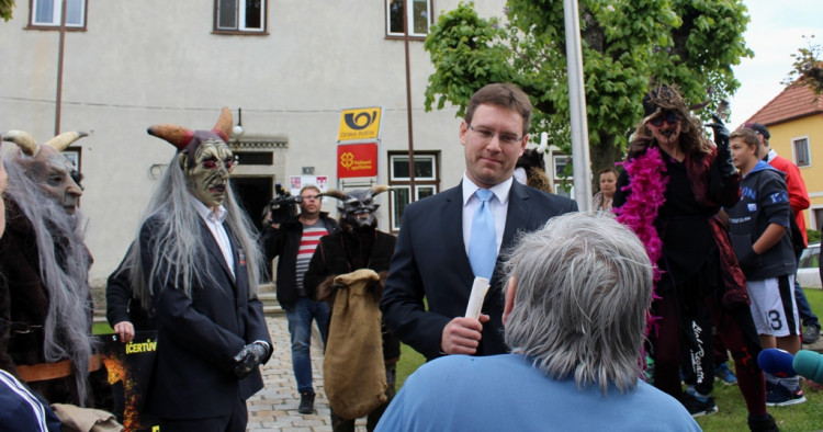 Ředitel SÚRAO v lokalitě Hrádek