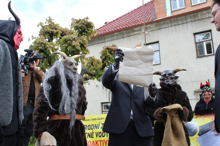 Ředitel SÚRAO v lokalitě Hrádek